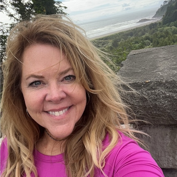 Meet your Posher, Caryl - Picture 1 of 1